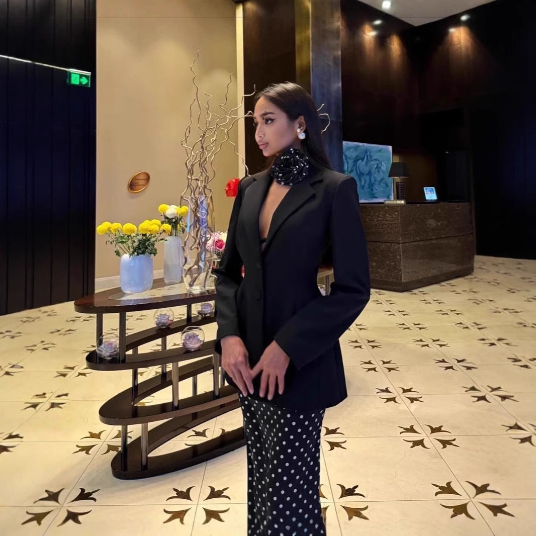 Chic à Petits Pois - Tenue fantaisie à pois – foulard inclus.