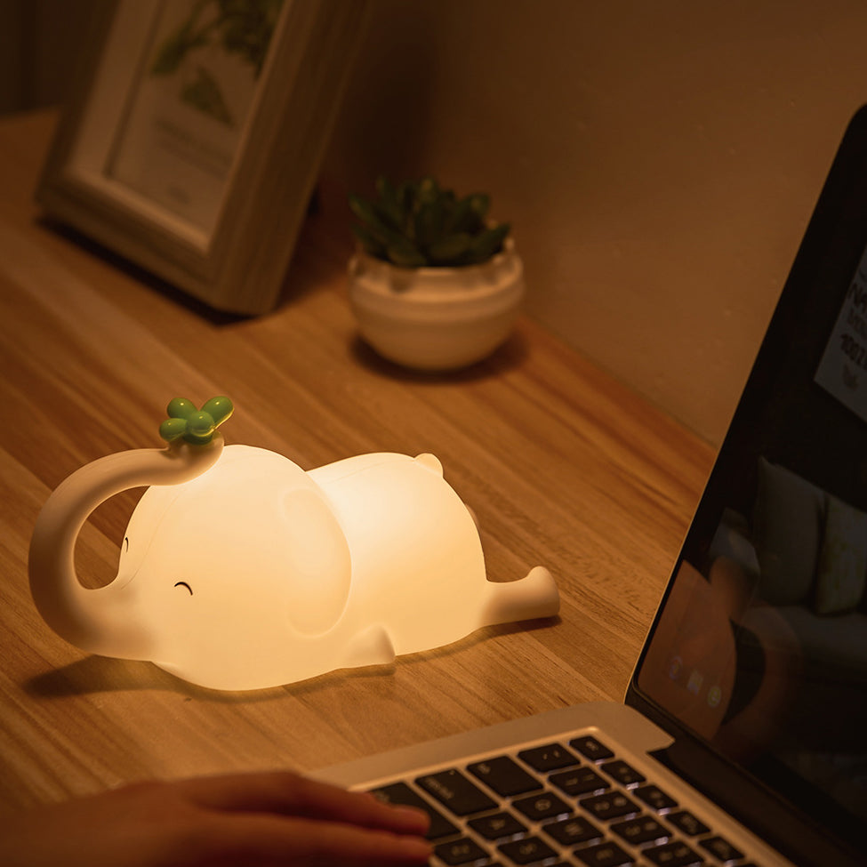 Huggwaii Squishy Siliconen Vliegend Olifant LED Nachtlamp - Perfect Cadeau voor Kinderen en Meisjes