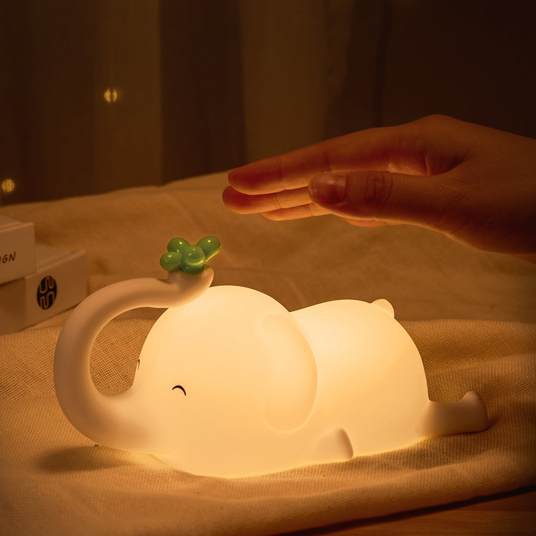 Huggwaii Squishy Siliconen Vliegend Olifant LED Nachtlamp - Perfect Cadeau voor Kinderen en Meisjes
