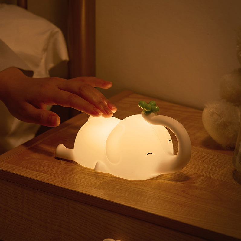 Huggwaii Squishy Siliconen Vliegend Olifant LED Nachtlamp - Perfect Cadeau voor Kinderen en Meisjes
